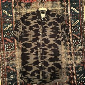 Saturday’s Surf Shop - short sleeve button down - M